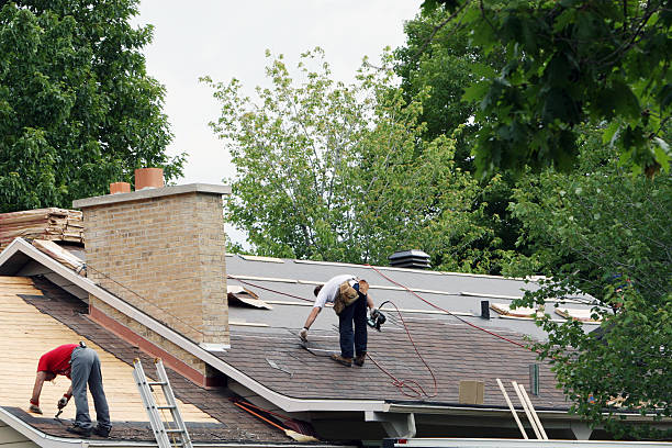 Best Shingle Roofing Installation  in Howard, WI